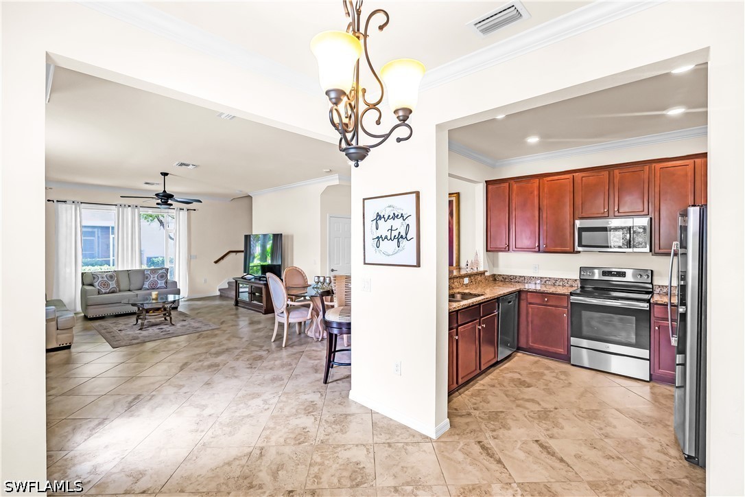 3 Bed Townhouse for Sale in Naples, photo 10