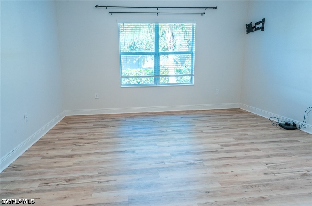 2 Bed Attached for Sale in Naples, photo 10