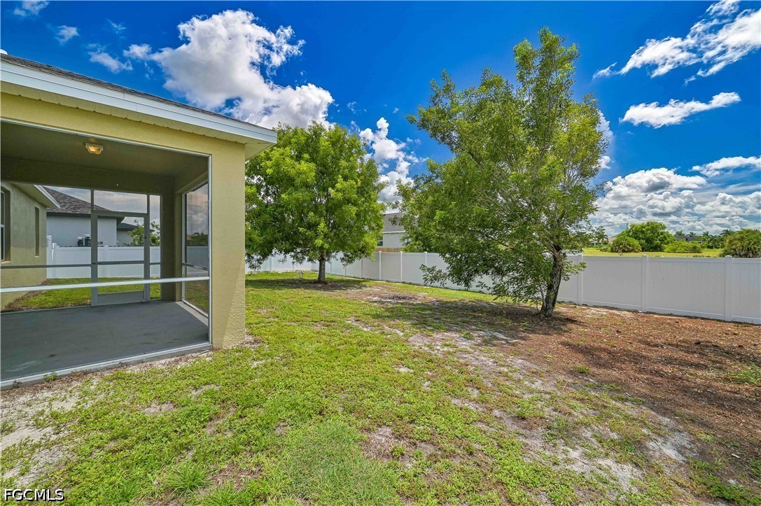 3 Bed SingleFamilyResidence for Sale in Cape Coral, photo 10