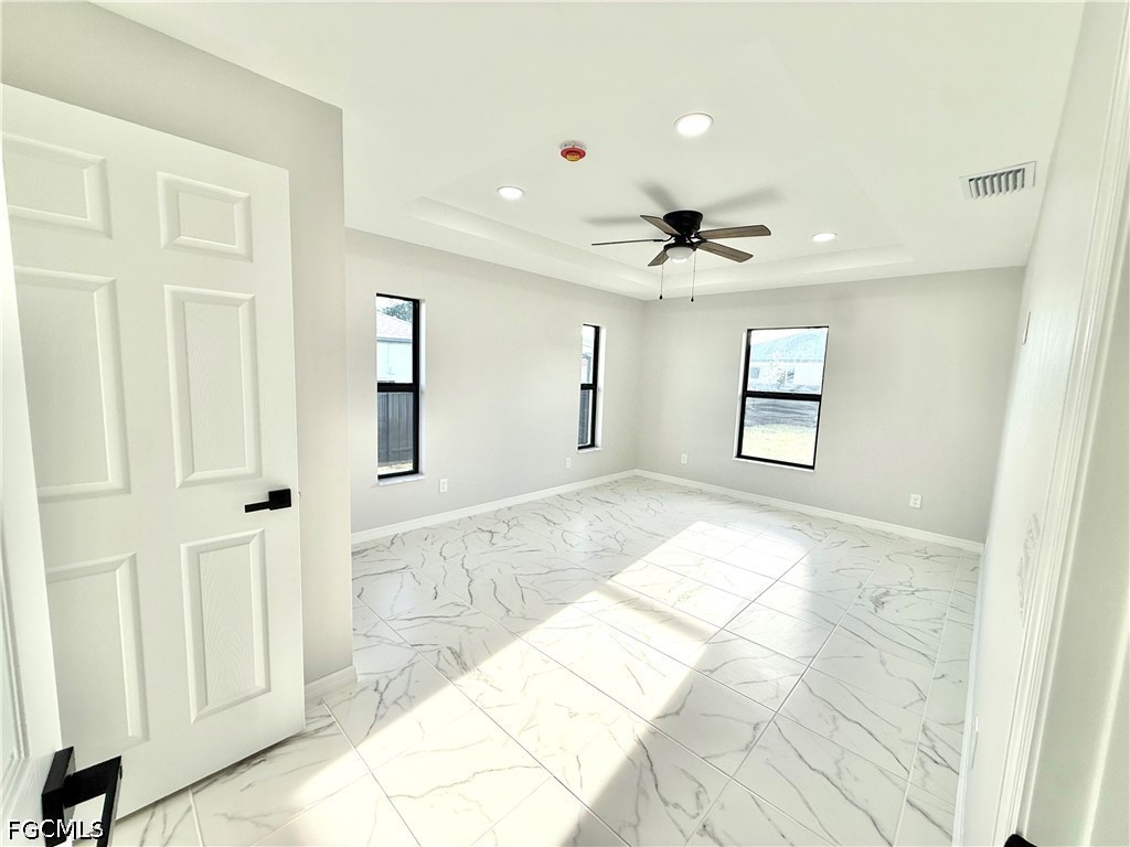 3 Bed SingleFamilyResidence for Sale in Cape Coral, photo 10
