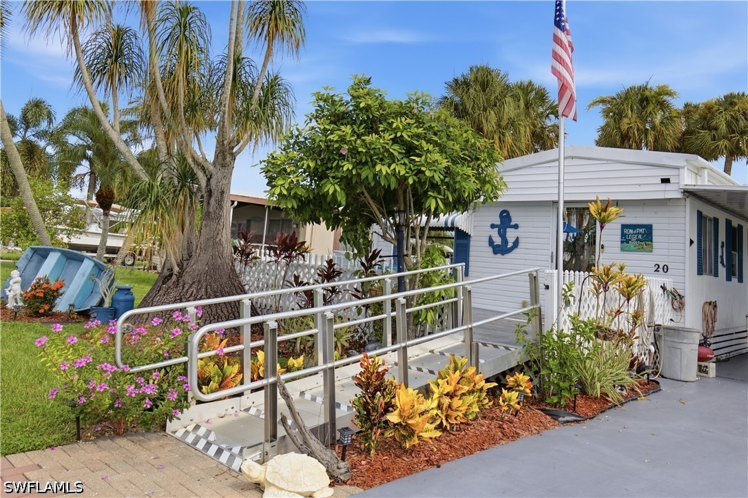 2 Bed ManufacturedHome for Sale in Naples, photo 10