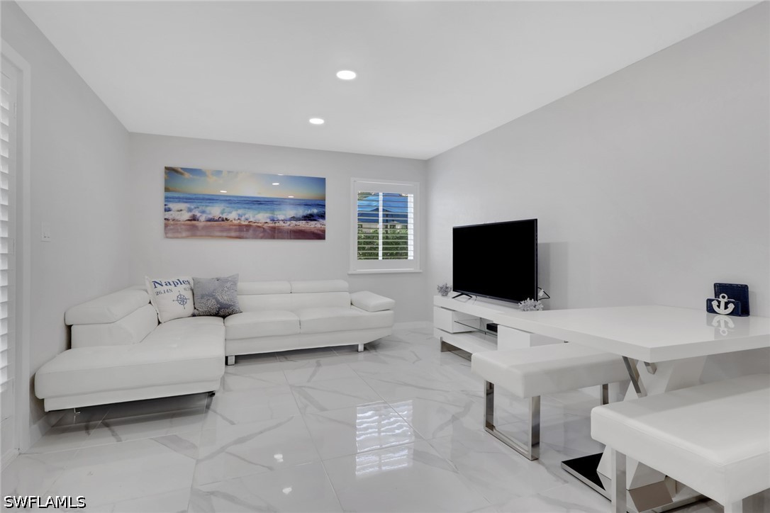 2 Bed Condominium for Sale in Naples, photo 10