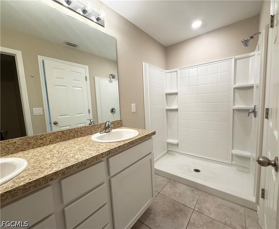 3 Bed SingleFamilyResidence for Sale in Cape Coral, photo 10